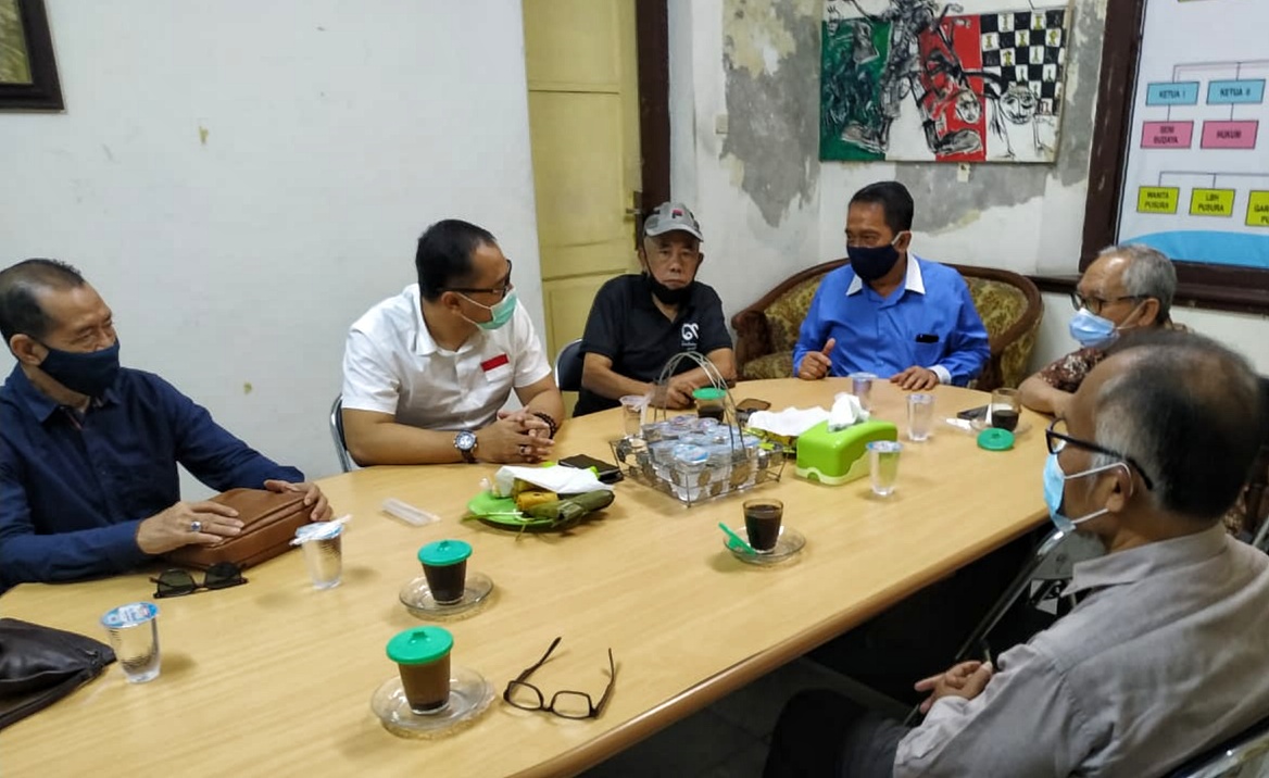 Eri Cahyadi saat berkunjung ke Pusura