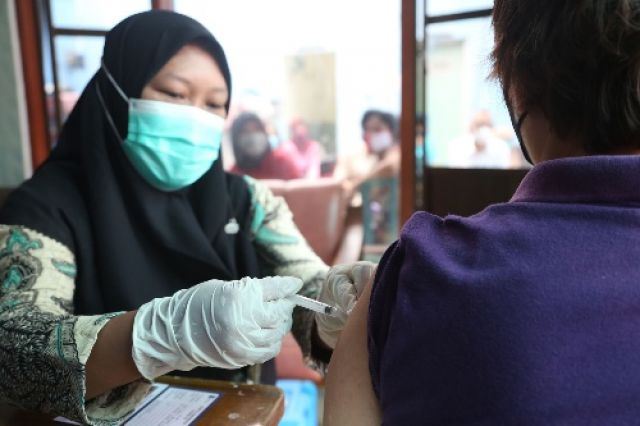 Pemkot Surabaya Pastikan Stok Vaksin Booster Aman
