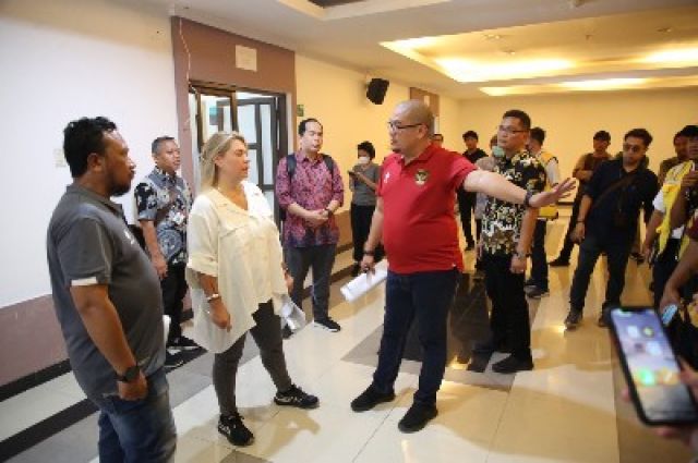 Pemkot Surabaya  Sempurnakan Akses Disabilitas di Stadion GBT