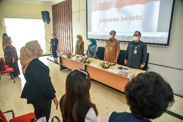 Bunda PAUD Surabaya Dilatih Publik speaking Dan Mendongeng Speaking 