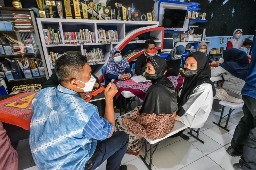 Camat - Lurah Gelar Pelayanan “Sayang Warga” Serentak se-Surabaya