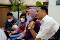 Walikota Surabaya Edukasi Camat Dan Lurah Serta PD