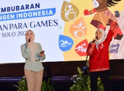 Hadiri Pembubaran Kontingen Di Surakarta
