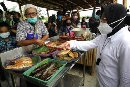 Wali Kota Risma Ajak Warga Jaga Kebersihan