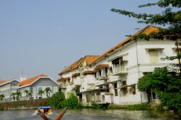 Gandeng Pelindo III, Wali Kota Eri Kembangkan Potensi Wisata Air Kalimas
