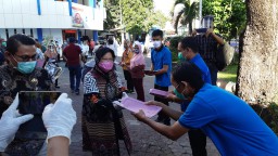 Memastikan Tak Ada yang Ketinggalan, Wali Kota Risma Keliling Rumah Sakit B