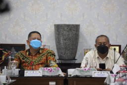 Plt Wali Kota Surabaya Minta Warga Tidak Trauma PPKM