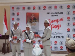 Reni Astuti Luncurkan Buku "Sampai Pagi"