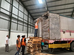 KPU Kota Surabaya Mulai Terima Logistik Pemilu 2024