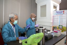 Pemkot Surabaya bersama BBPOM Gelar Sosialisasi hingga Uji Sampel Makanan Pedagang SWK