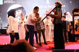 Wali Kota Eri Cahyadi Beri Penghargaan untuk Keluarga Besar Seniman Srimulat Eko Londo