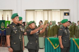 Danrem 084/BJ Memimpin Serah Terima Jabatan Dandim 0829/Bangkalan dan Dandim 0831/Surabaya Timur