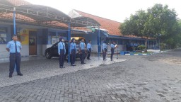 Koramil Jajaran Kodim 0830/Surabaya Utara Lakukan Kegiatan Masuk Sekolah