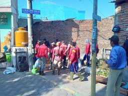 Abdul Ghoni bersama Warga Amankan Aset Pemkot Surabaya