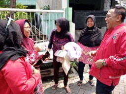 Perkuat program Ganjar-Mahfud cegah stunting, kader PDIP Surabaya serentak bagikan telur