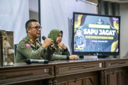 Mobilitas Satpol PP Surabaya di Lapangan Terpantau Aplikasi Sapu Jagat