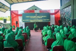 Pengarahan Ketua Persit KCK Koorcab Rem 084 PD V/Brw Pada Anggota Persit KCK Cab XLIV Kodim 0817