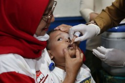 Imunisasi Polio di Surabaya Dimulai, Dinkes Optimis Tuntas Sehari