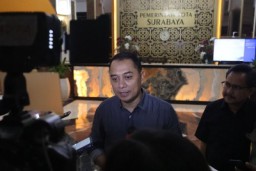 Wali Kota Eri Rayakan Malam Pergantian Tahun Bersama Warga di Taman Surya