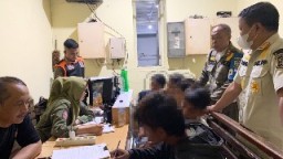 Satpol PP Surabaya Amankan Lima Pengamen di Bawah Umur, Satu Orang Bawa Sajam
