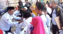 Mohammad Badaruddin Senam Bersama Warga Wonorejo Edukasi Pentingnya Jaga Kesehatan