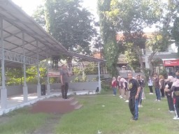 Senam Pagi Bersama Koramil Kedamean Kuatkan Sinergitas di Wilayah