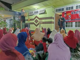 Peringati Isra Mi'raj bareng warga kampung, Anas Karno: Pilih pemimpin siddiq amanah fathanah