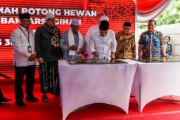 Habib dan Kyai Puji Walikota Eri Cahyadi Sukses Rrlokasi Pemotongan Khusus Babi di Kawasan Ampel