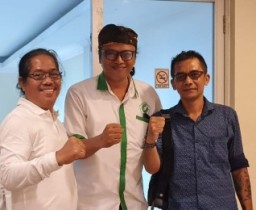 Ketua SMSI Kota Surabaya Ucapkan Selamat Pada Ketua dan Pengurus AWS 2024 - 2027