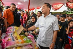 Dari Beras hingga Telur, Pasar Murah Surabaya Tawarkan Harga Terjangkau