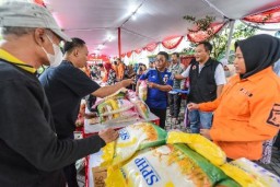 Pasar Murah Surabaya Berlanjut hingga Akhir Tahun, Wali Kota Eri Imbau Warga Tak Panik