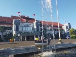 Warga Surabaya Dilarang menyalakan Petasan dan Antisipasi Pengemis Musiman