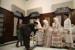 Gelar Open House di Rumah Dinas, Wali Kota Eri Cahyadi: Ini Rumahnya Masyarakat Surabaya