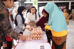 PRESS RELEASE Kendalikan Inflasi Jelang Idul Adha, Pemkot Gelar Pasar Murah di Surabaya Barat