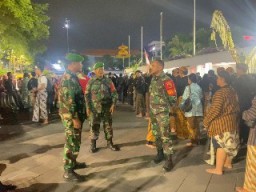 Babinsa Koramil Jajaran Kodim Surabaya Utara, Ikut Serta Amankan Jalannya Ruwatan dan Wayang Kulit