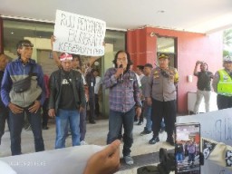 Jurnalis Dan Mahasiswa Surabaya Menolak RUU Penyiaran