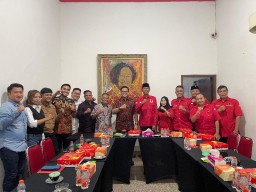 Bertemu DPC PDIP Surabaya, Ketua Kadin Bahas Pengembangan Potensi Ekonomi Perkotaan