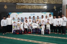 PLN UID Jakarta Raya Bagikan Kado untuk 400 Anak Yatim Dhuafa