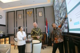 Wali Kota Eri Jajaki Peluang Kerjasama Pengembangan Kota Lama dan Makam Peneleh Surabaya