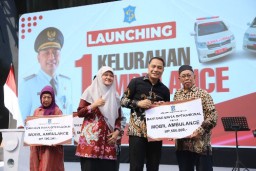 Resmikan 1 Kelurahan 1 Ambulans, Eri Cahyadi: Jangan Sampai Warga Tak Tertolong sebab Ambulans Telat