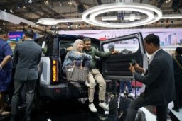 KESERUAN AKHIR PEKAN DI GIIAS 2024