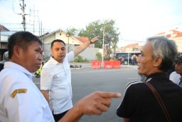 Wali Kota Eri Sidak Pelebaran Jalan di Simpang Lima Keputih, Sudah Tak Macet Setelah 15 Tahun
