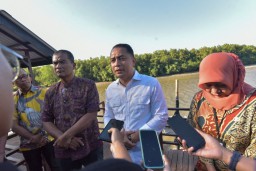 Pemkot Surabaya Terima Bantuan Dermaga Perahu dari PLBI untuk Wisata Adventure Land Romokalisari