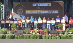 Puncak Harkopnas Ke-77, Wali Kota Eri Ajak Gotong Royong Perkuat Ekonomi Mikro 