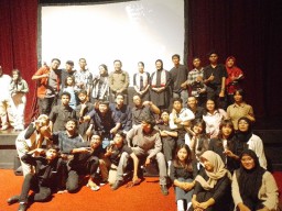 GALA PREMIERE FILM SURGA DALAM BINGKAI KAYU KARYA SINAUSINEMA