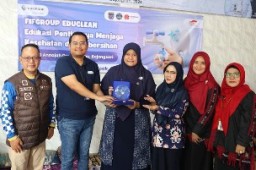 Aksi FIFGROUP untuk Anak Sehat, Educlean di Kampung Berseri Astra (KBA) Bojongsari