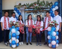Inovasi Berkelanjutan: FIFGROUP Sukses Pasang Solar Panel ke-24 di Sorong