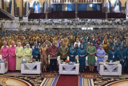 Pemkot Surabaya Luncurkan Aplikasi SiCantik di Puncak Peringatan HKG PKK Ke-52