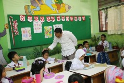 Demi Kesehatan Anak Surabaya, Wali Kota Eri Perkuat Pengawasan Jajanan Sekolah