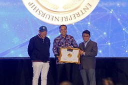 Pemkot Surabaya Boyong 5 Penghargaan Government Techno Marketing Award 2024 Jawa Timur